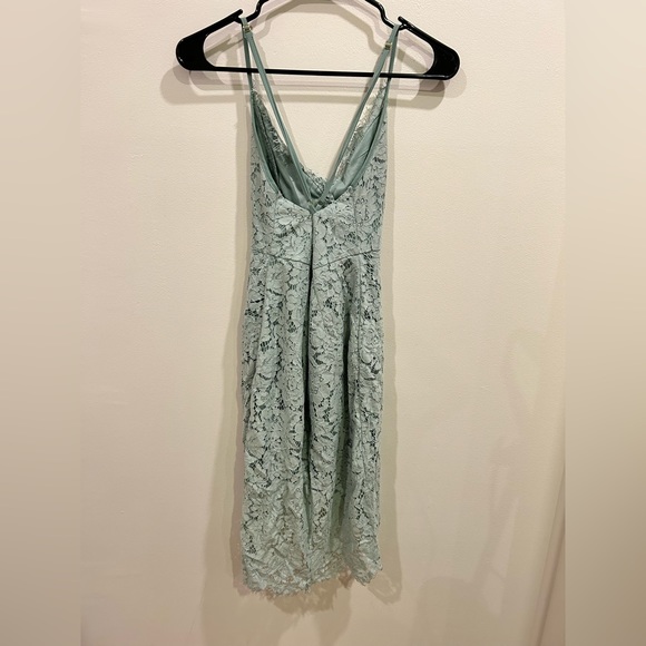 Women’s LuLu Lace Mint open back Size Small dress - Picture 3 of 5
